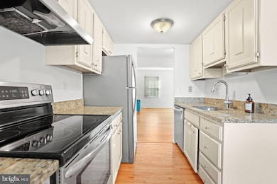 4869 Nash Dr, Fairfax, VA 22032 - photo 6