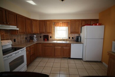 12 Amelia Dr, Schenectady, NY 12309 - photo 6