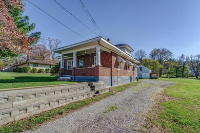 Large level lot