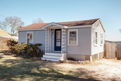 17 Hiawatha Rd, Buzzards Bay, MA 02532 - photo 2