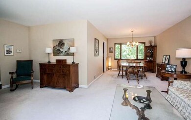 214 White Oak Dr, Wheaton, IL 60187 - photo 4