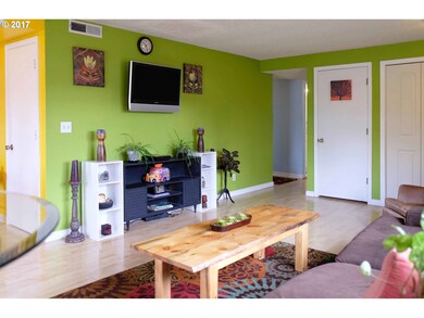 Living Room/Dining Room