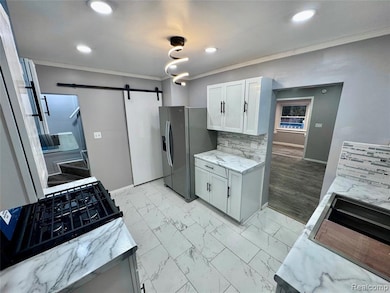 618 N 1st St, Chesaning, MI 48616 - photo 6