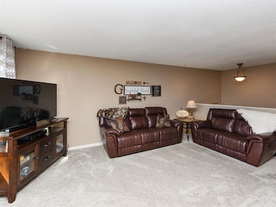 208 31st St NW, Cedar Rapids, IA 52405 - photo 4