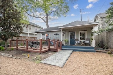 909 Harvard St, Houston, TX 77008 - photo 2