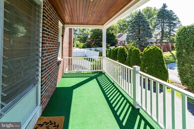 301 Elmwood Ave, Reading, PA 19609 - photo 4