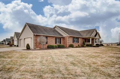 1910 Rosewood Dr, Wapakoneta, OH 45895 - photo 3