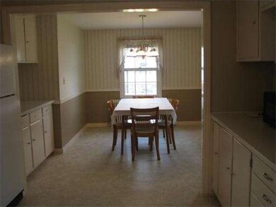 53 W Bay Path Terrace, Springfield, MA 01109 - photo 5