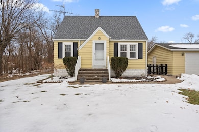 601 Azalea St SE, Demotte, IN 46310 - photo 2