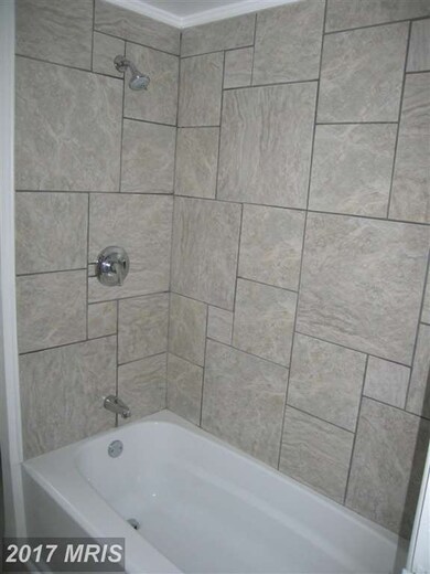 300 Wisewell Ct, Halethorpe, MD 21227 - photo 7