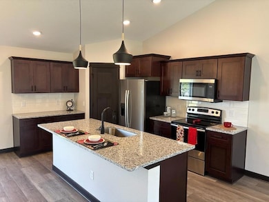 630 Cedar Ridge Ave, Le Center, MN 56057 - photo 2