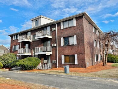 272 E Haverhill St unit B5-12, Lawrence, MA 01841 - photo 2