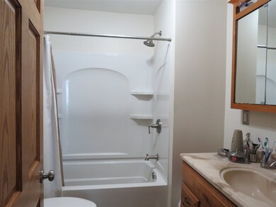 923 W South St, Bluffton, IN 46714 - photo 7