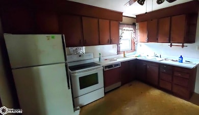 305 S Birch St, Creston, IA 50801 - photo 4