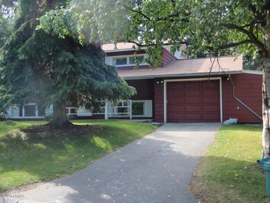 Garage & Driveway