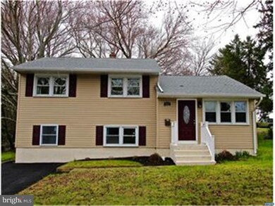 1131 Wagoner Dr, Wilmington, DE 19805 - photo 2