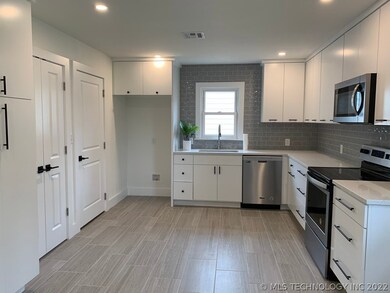 317 S 6th St, Broken Arrow, OK 74012 - photo 4