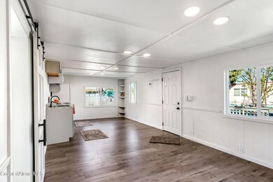 Living Room / Kitchen