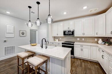 Stylish pendant light fixtures light up your works