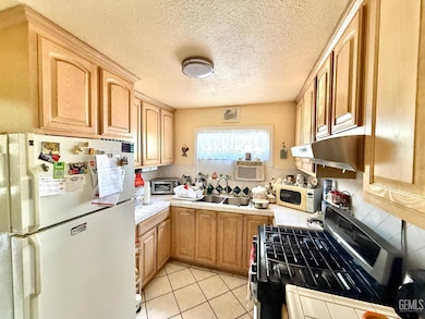 547 Texas St, Pomona, CA 91768 - photo 5