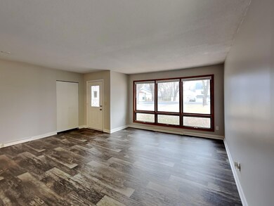 952 88th Ln NW, Coon Rapids, MN 55433 - photo 5