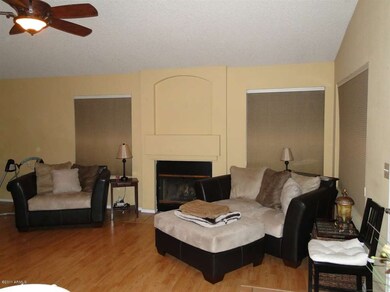 Living w/furniture
