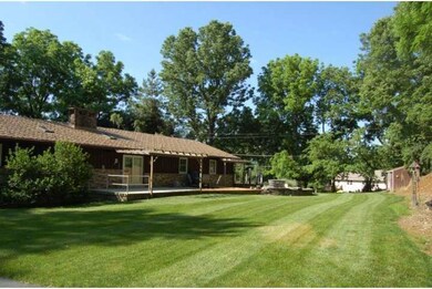 326 W 38th St, Reading, PA 19606 - photo 2