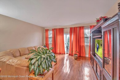 06-LIVING ROOM