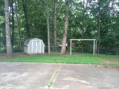 3300 Windsor Place, Statesville, NC 28625 - photo 3