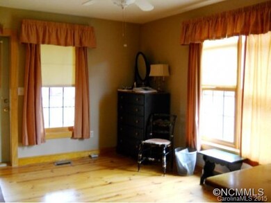Main House bedroom 1
