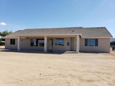 3025 - REAR PATIO