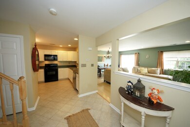 2-Foyer-131 Medinah Ct