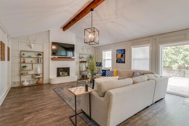 1709 Bedford Oaks Dr, Bedford, TX 76021 - photo 4