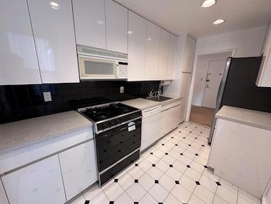 Bay Ter Co-Op unit 1C, Bayside, NY 11360 - photo 7