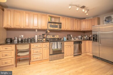 5704 Brewer House Cir unit 101, Rockville, MD 20852 - photo 7