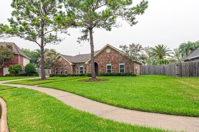 1703 Destin Ln, Friendswood, TX 77546 - photo 2