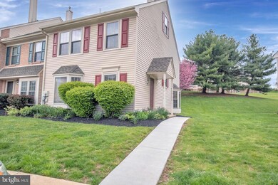 846 Maple Glen Cir, Pottstown, PA 19464 - photo 2