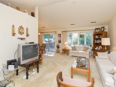 3807 Lexington Dr NE unit D, Cedar Rapids, IA 52402 - photo 4