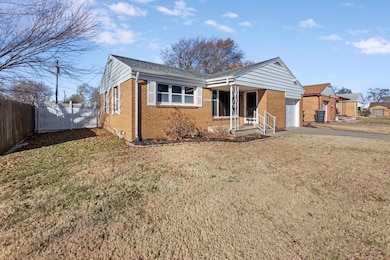 1209 Allison St, Newton, KS 67114 - photo 2