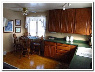 2702 W Skyline Pkwy, Duluth, MN 55806 - photo 6