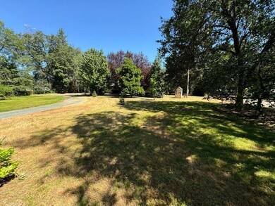 200 Acorn view from street
