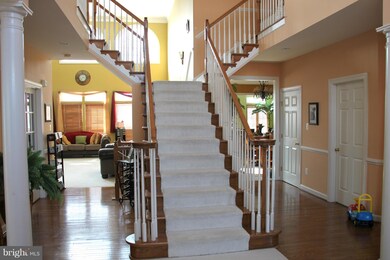 11269 Suffolk Dr, Hagerstown, MD 21742 - photo 3