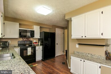 16125 Olmstead Ln, Woodbridge, VA 22191 - photo 7