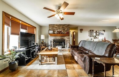 1501 N Logan St, Lincoln, IL 62656 - photo 2