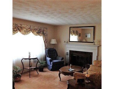 27 Locust St, Burlington, MA 01803 - photo 3