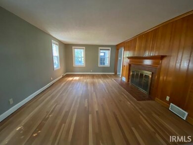 202 E Washington St, Loogootee, IN 47553 - photo 3