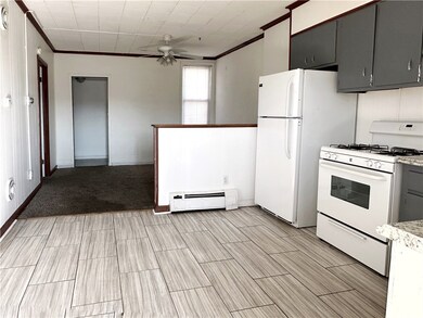 816 Midland Ave unit Rear, Midland, PA 15059 - photo 2