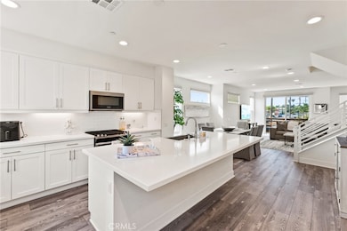 697 W 17th St, Costa Mesa, CA 92627 - photo 3