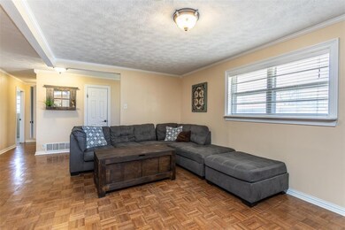 1721 Morningside Dr, Gainesville, TX 76240 - photo 6