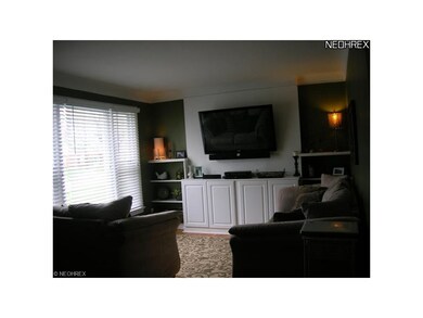 NEWER WINDOWS THROUGHOUT! LARGE 3 SECTION PICTURE 